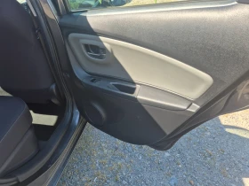 Toyota Yaris Hibrid , снимка 11