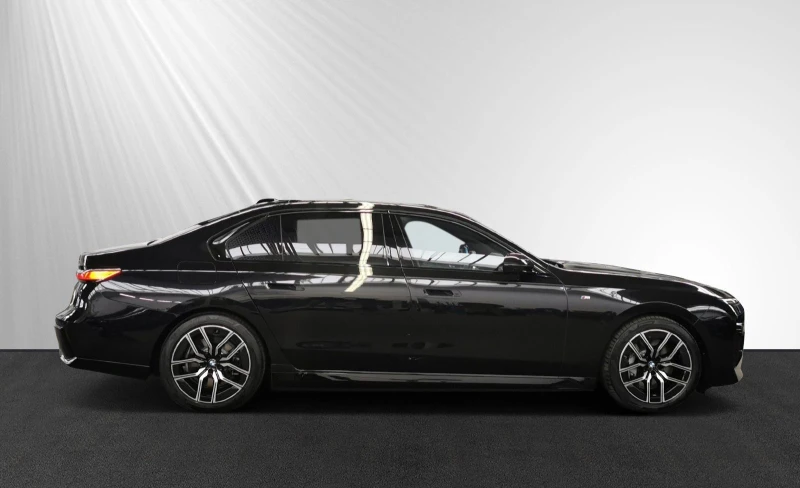 BMW 740 d xDrive = M-Sport= Гаранция, снимка 2 - Автомобили и джипове - 46969654