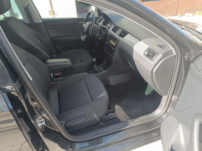 Skoda Rapid Spaceback 1.6 TDI Drive, снимка 7 - Автомобили и джипове - 47599535