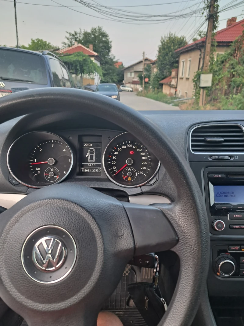 VW Golf 1.6 tdi 105k.с, снимка 6 - Автомобили и джипове - 52330455