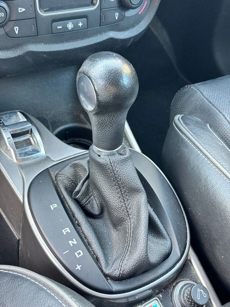 Alfa Romeo MiTo 1.4i* 135 h.p.* Автомат* Кожен Салон* , снимка 12 - Автомобили и джипове - 52460155