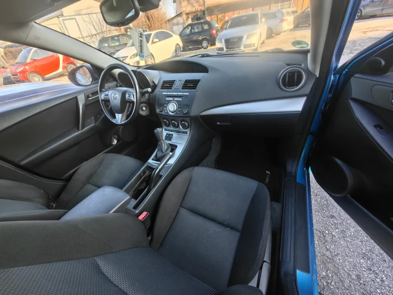 Mazda 3 2.0 бензин 151 кс , 6 скорости , Евро 5 , Отлична , снимка 11 - Автомобили и джипове - 52924531