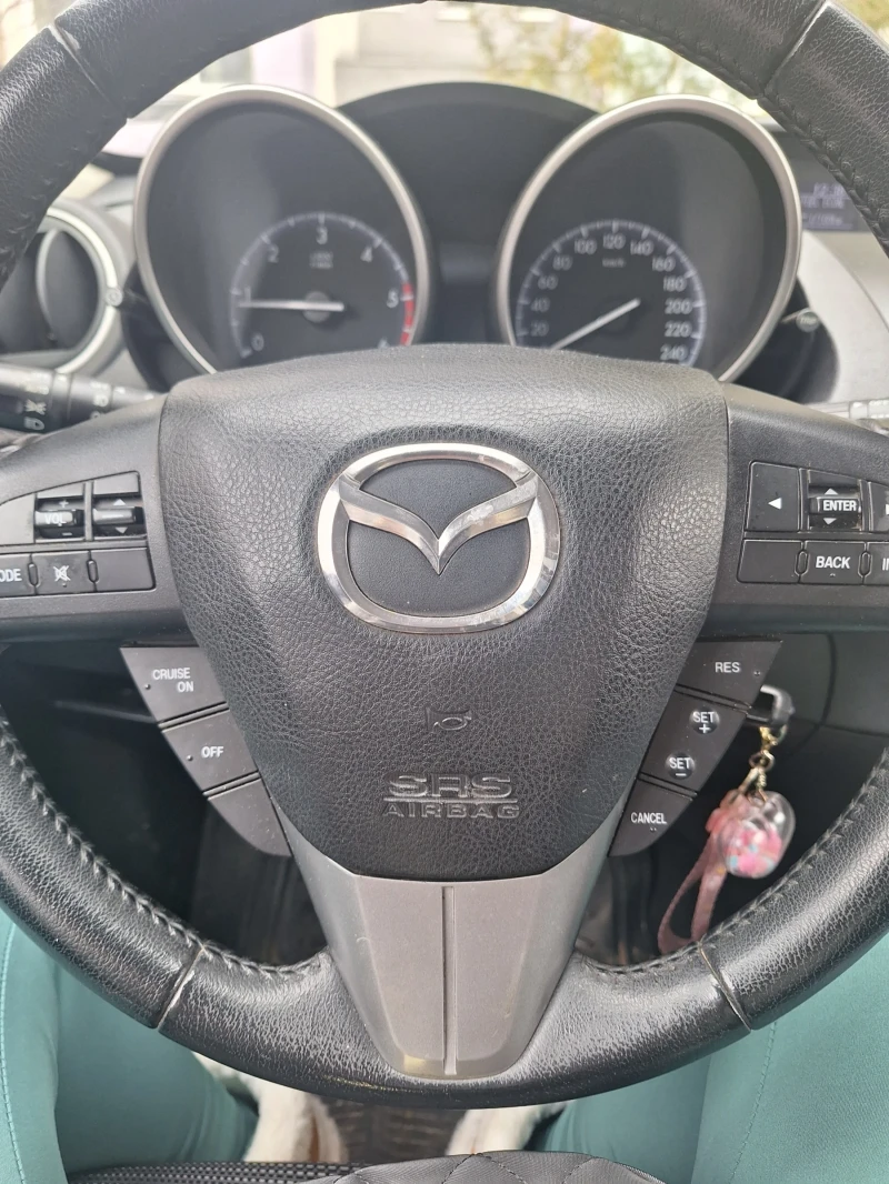 Mazda 3, снимка 8 - Автомобили и джипове - 53047519