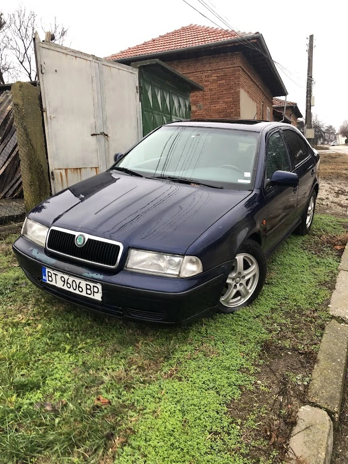 Skoda Octavia gas klima, снимка 1 - Автомобили и джипове - 48425749