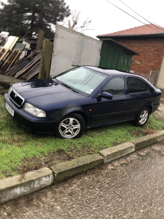 Skoda Octavia gas klima, снимка 3 - Автомобили и джипове - 48425749