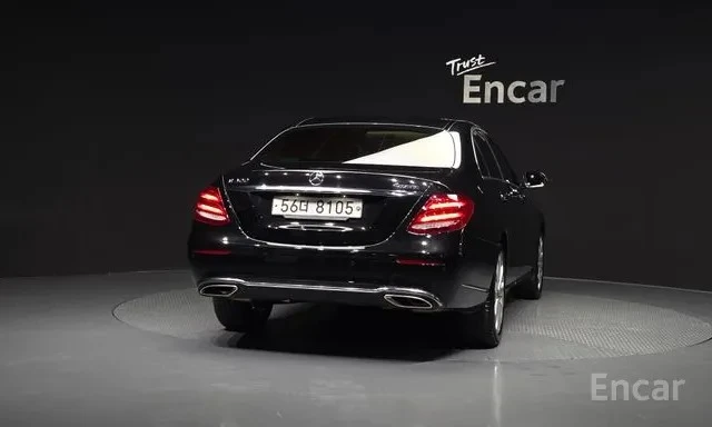 Mercedes-Benz E 300 4Matic * BURM * 360 * HUD* ОБДУХ * DIGI * М. ТОЧКА, снимка 3 - Автомобили и джипове - 55938421
