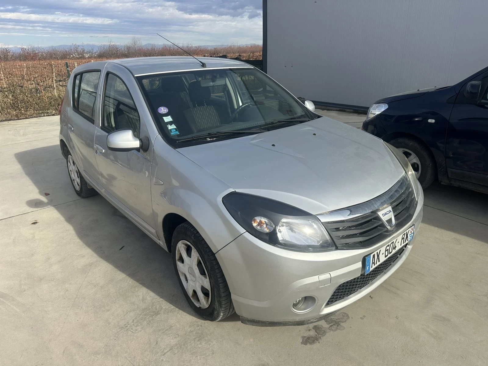 Dacia Sandero  - изображение 2