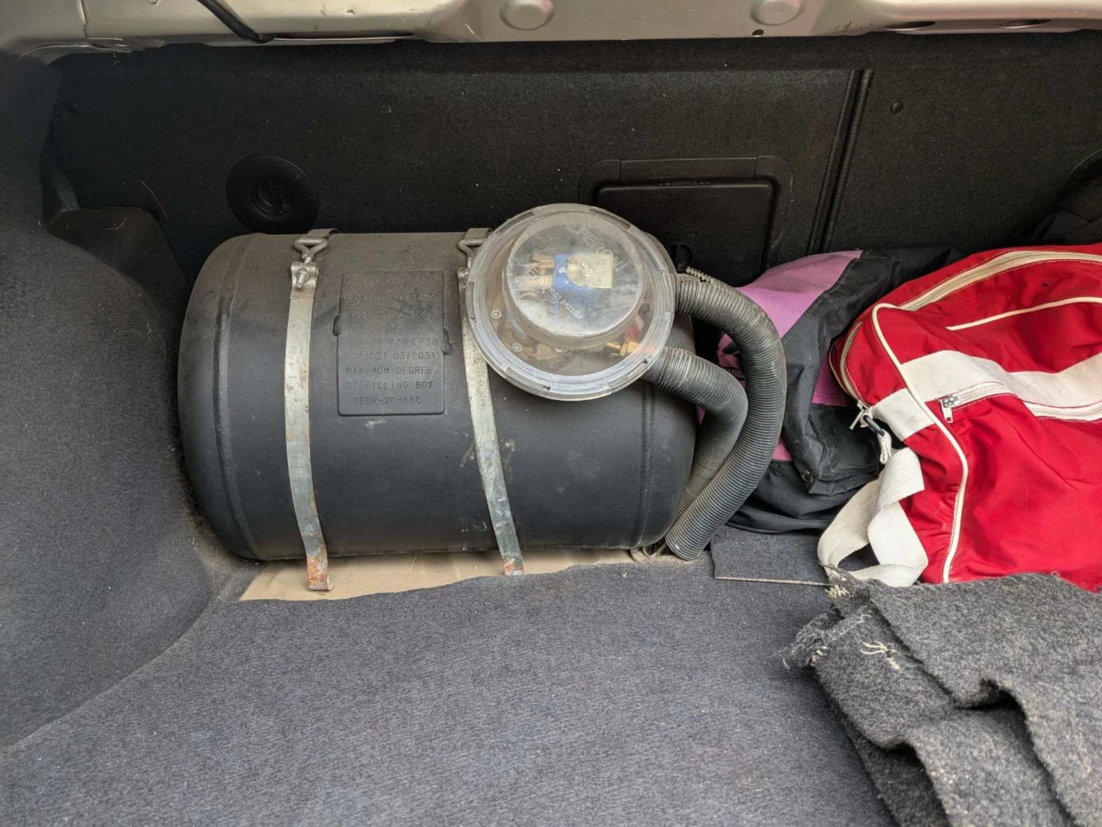 Opel Vectra 1.6 - изображение 6