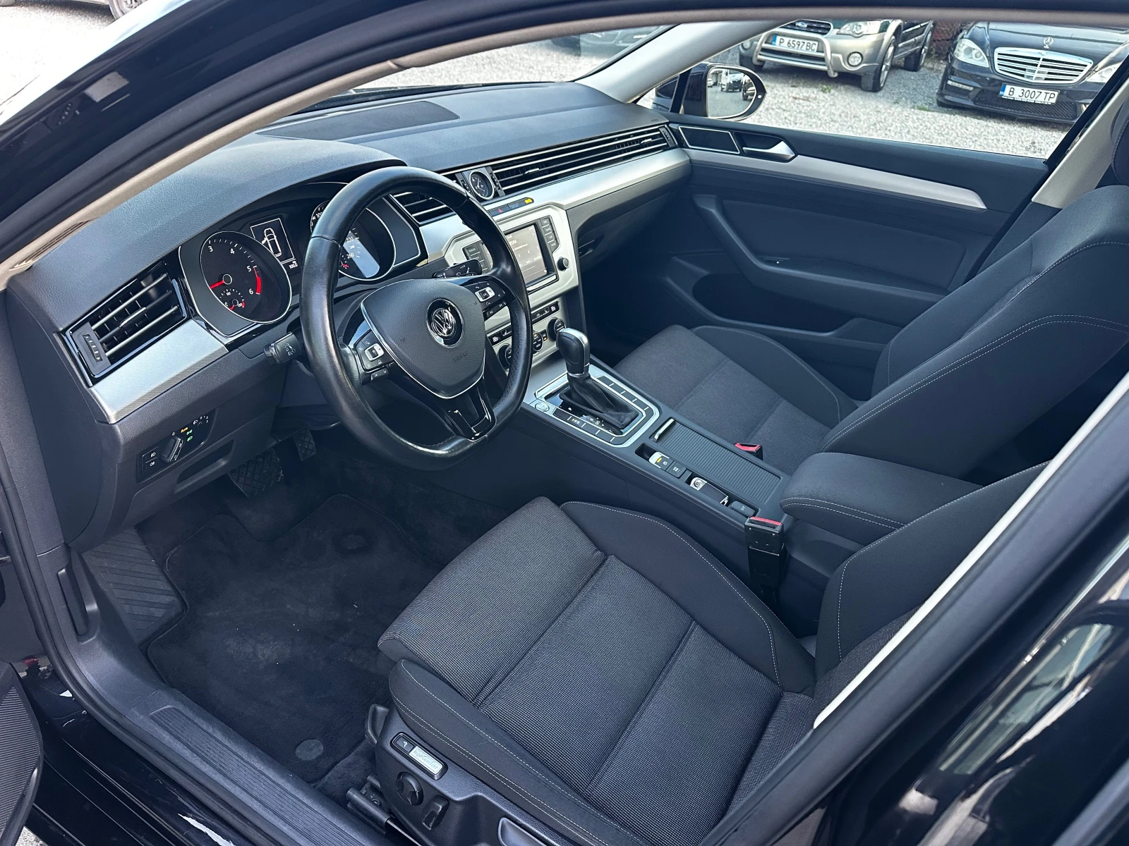 VW Passat 2.0TDI 150. DSG* Massage* BlindSpot | Mobile.bg   6