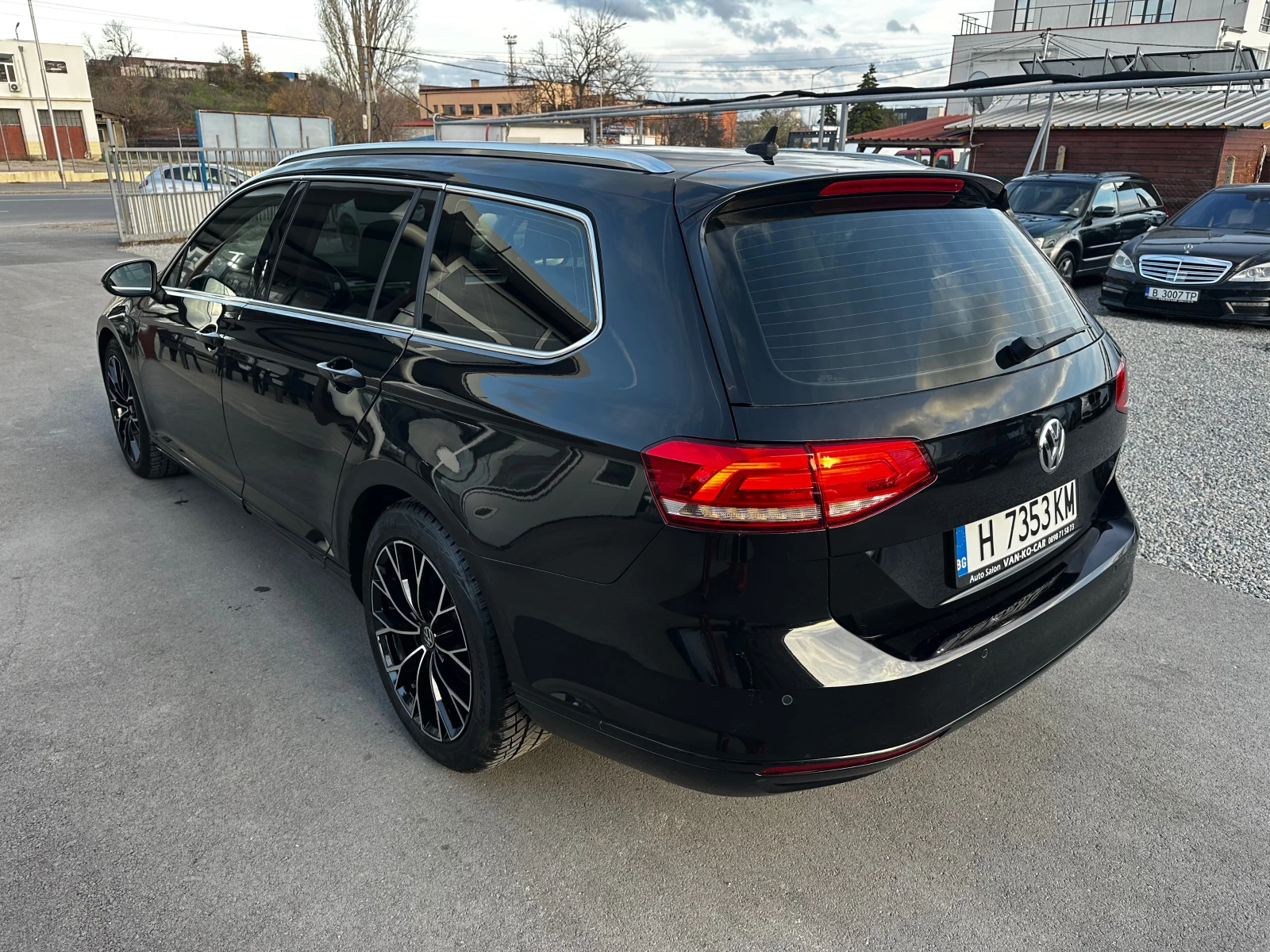 VW Passat 2.0TDI 150. DSG* Massage* BlindSpot | Mobile.bg   3