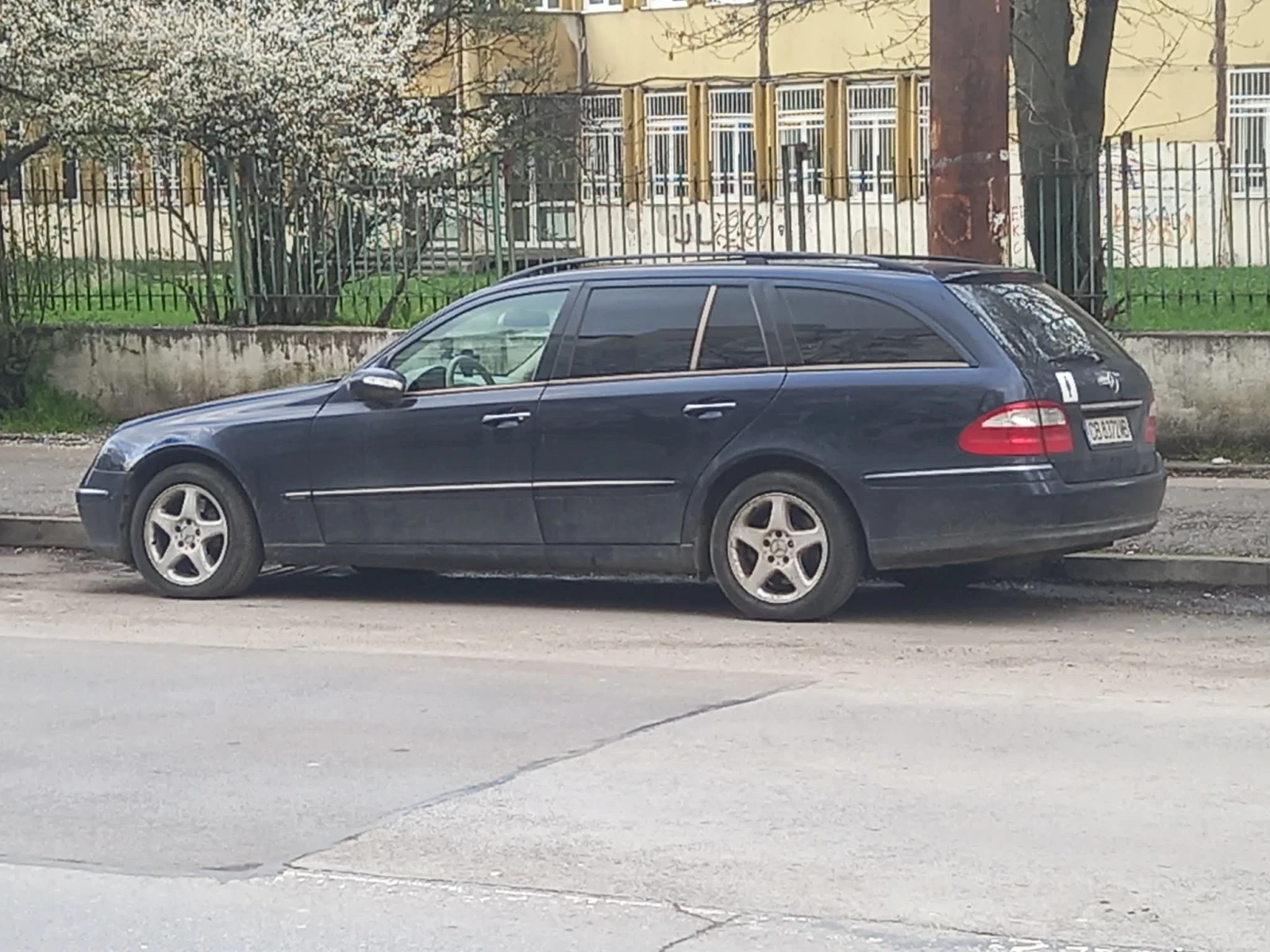 Mercedes-Benz E 280 211, снимка 2 - Автомобили и джипове - 53840720
