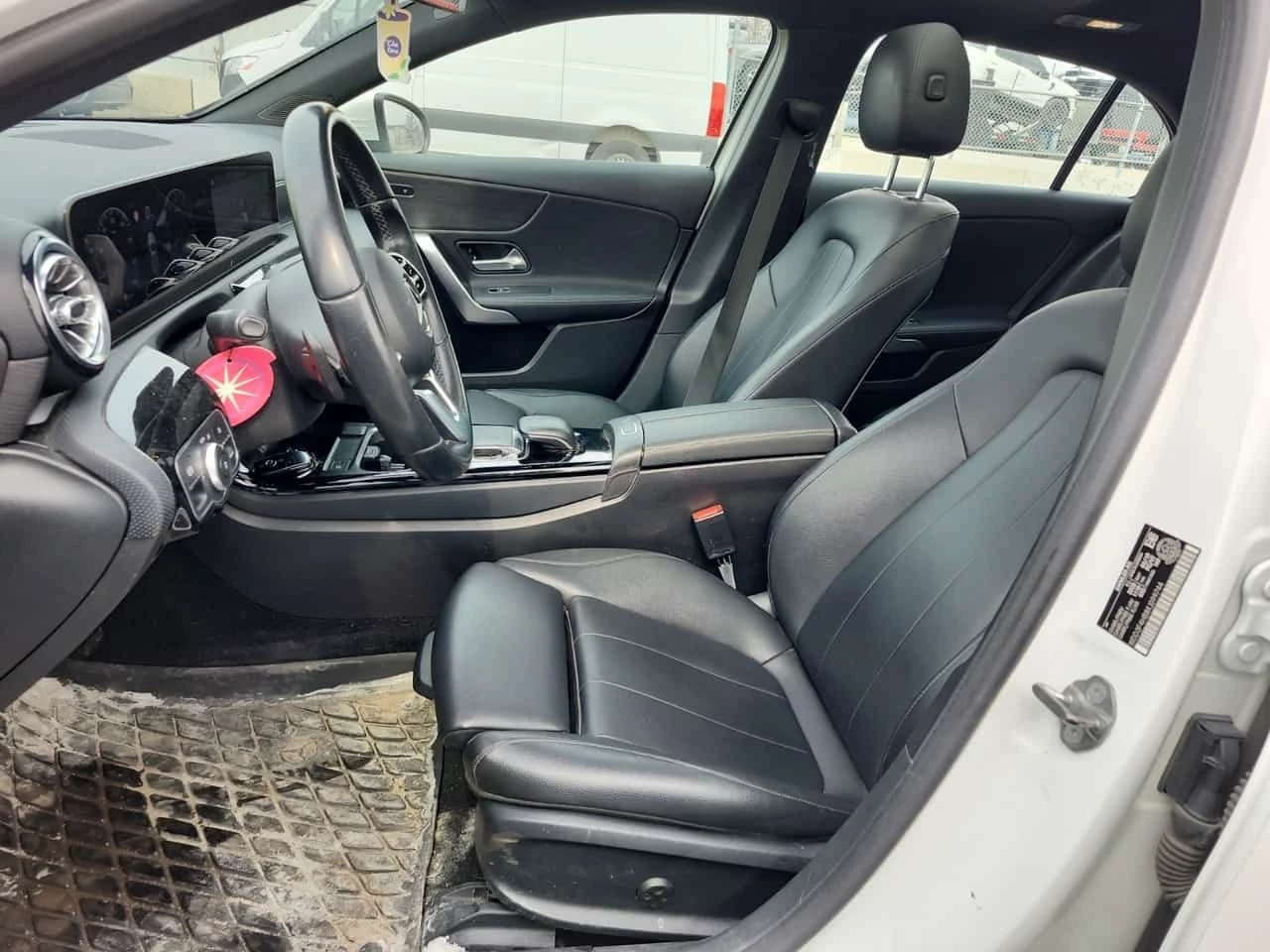 Mercedes-Benz A 250 * CARFAX * 2 КЛЮЧА * ПАНОРАМА * , снимка 8 - Автомобили и джипове - 54046869