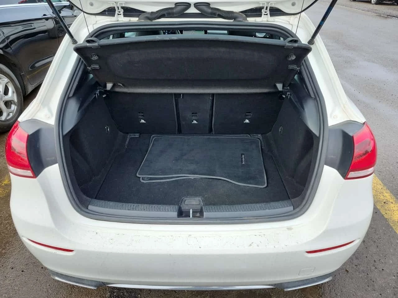 Mercedes-Benz A 250 * CARFAX * 2 КЛЮЧА * ПАНОРАМА * , снимка 5 - Автомобили и джипове - 54046869