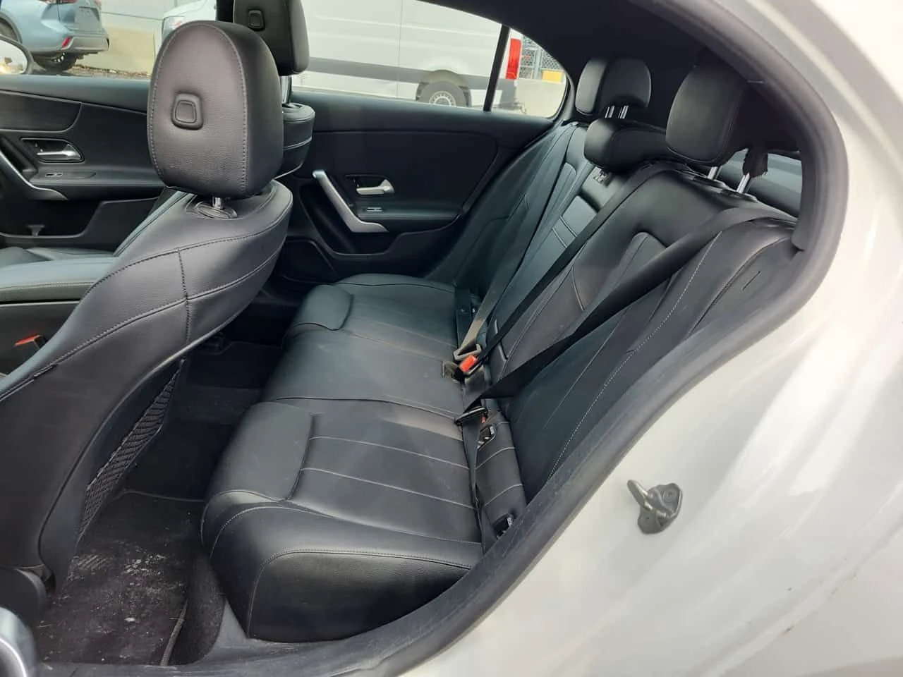 Mercedes-Benz A 250 * CARFAX * 2 КЛЮЧА * ПАНОРАМА * , снимка 13 - Автомобили и джипове - 54046869