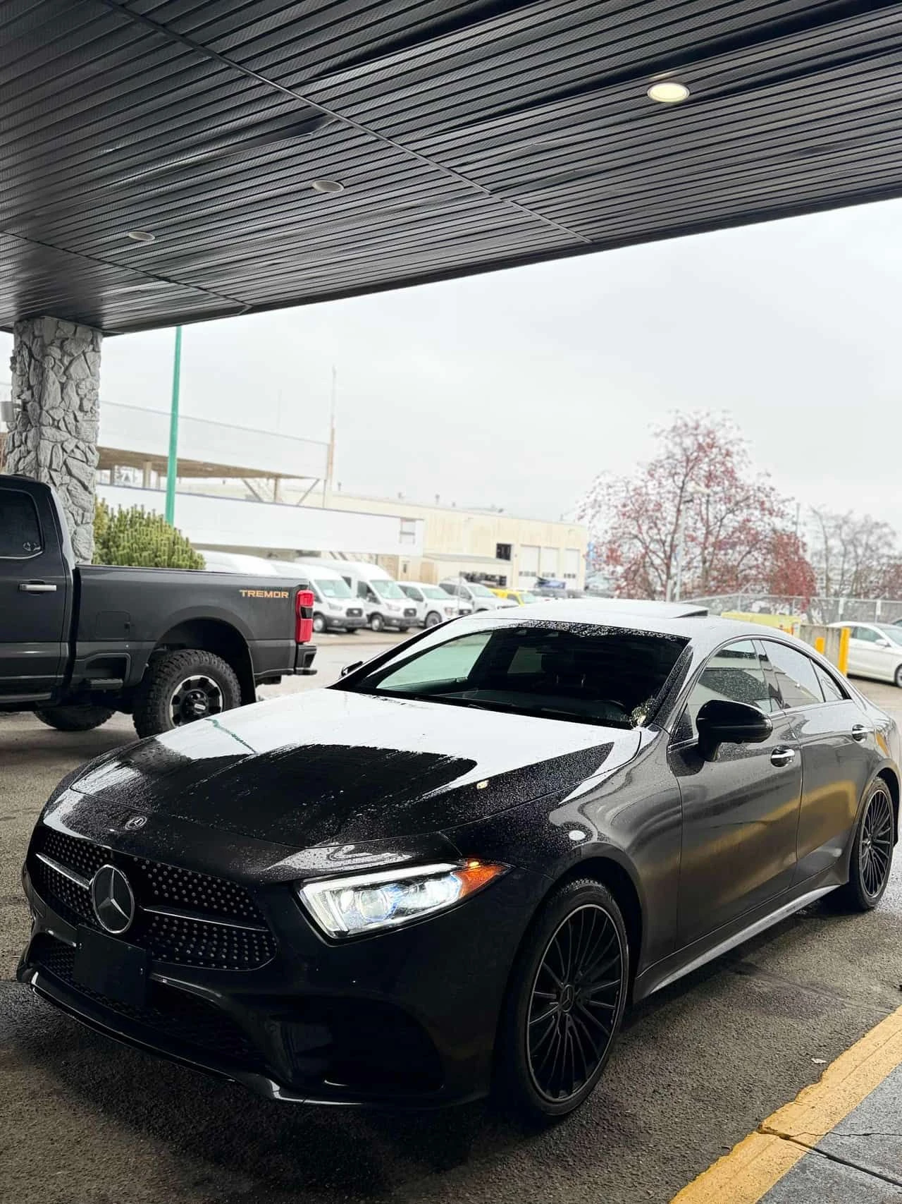 Mercedes-Benz CLS 450 4 MATIC * CARFAX * AMG PACK * BURMESTER * AMBIENT, снимка 2 - Автомобили и джипове - 54107200