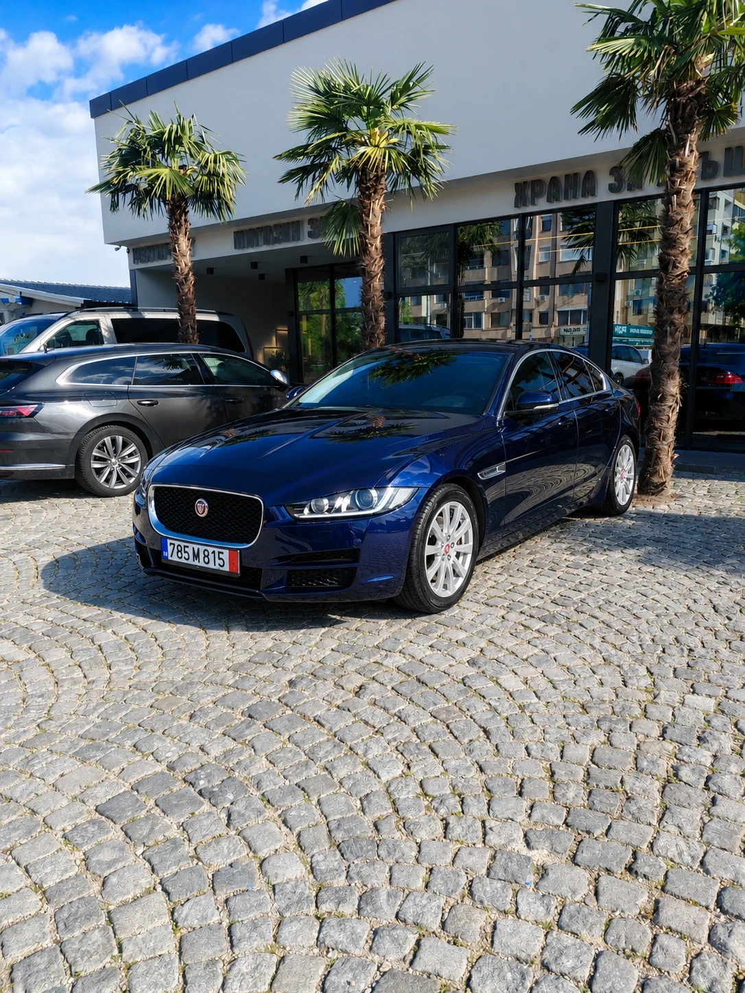 Jaguar XE 2.0 КОЖА ПАНОРАМА 