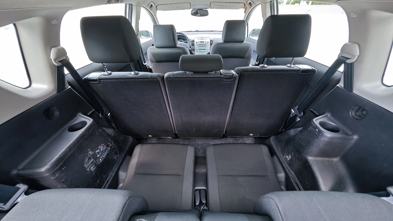 Toyota Corolla verso 2.2 D-4D, снимка 17 - Автомобили и джипове - 54685811