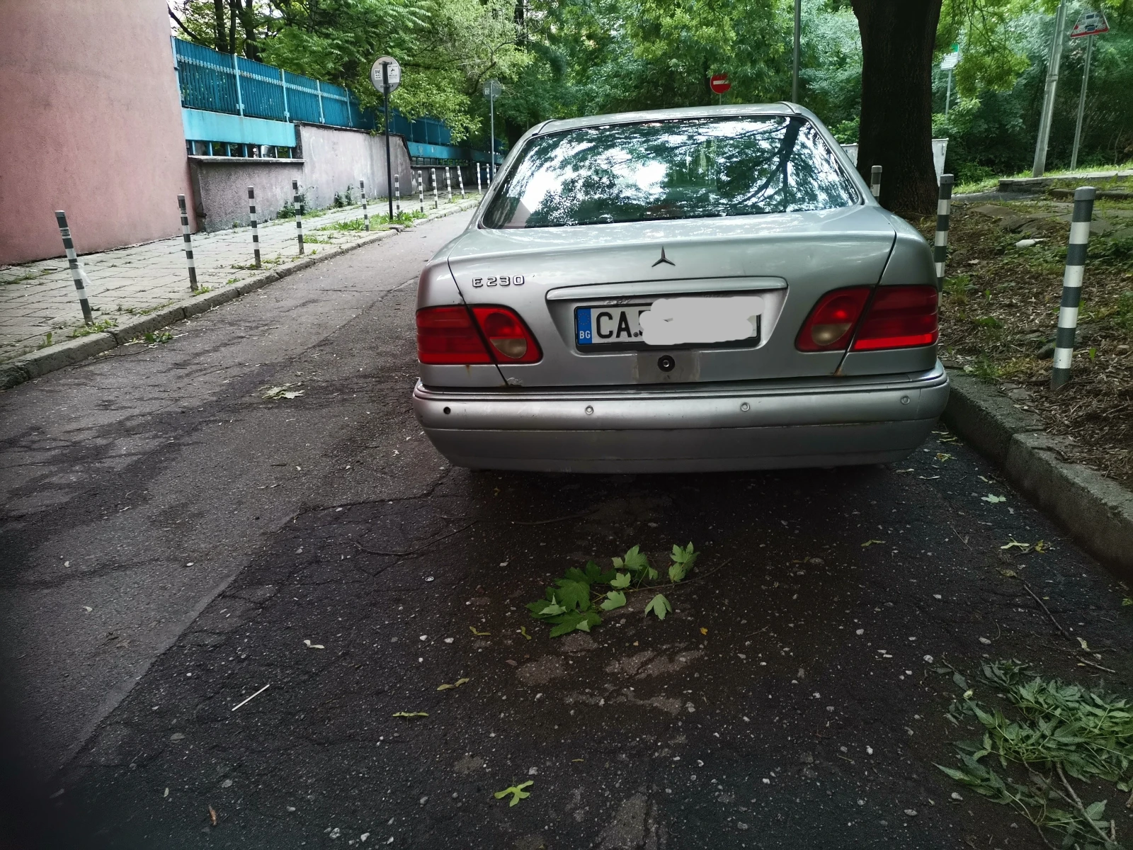 Mercedes-Benz E 230, снимка 2 - Автомобили и джипове - 54941704