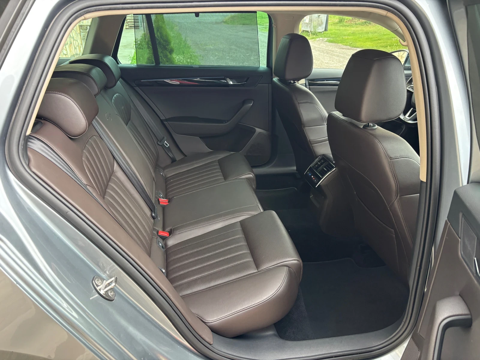 Skoda Superb 2.0TDI DSG 4x4 LAURIN&KLEMENT , снимка 6 - Автомобили и джипове - 55135513
