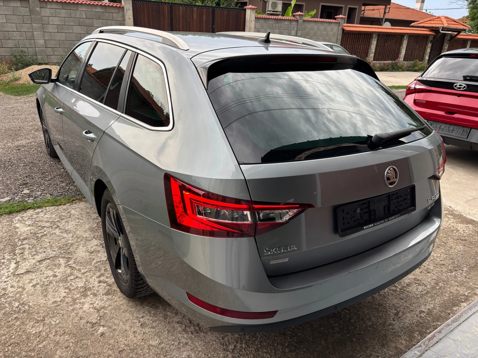 Skoda Superb 2.0TDI DSG 4x4 LAURIN&KLEMENT , снимка 3 - Автомобили и джипове - 55135513