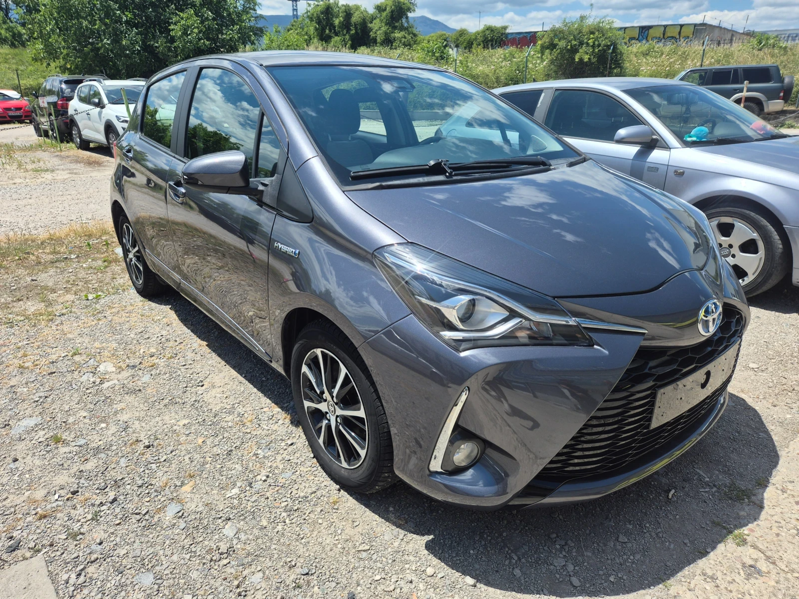 Toyota Yaris Hibrid , снимка 3 - Автомобили и джипове - 55305222