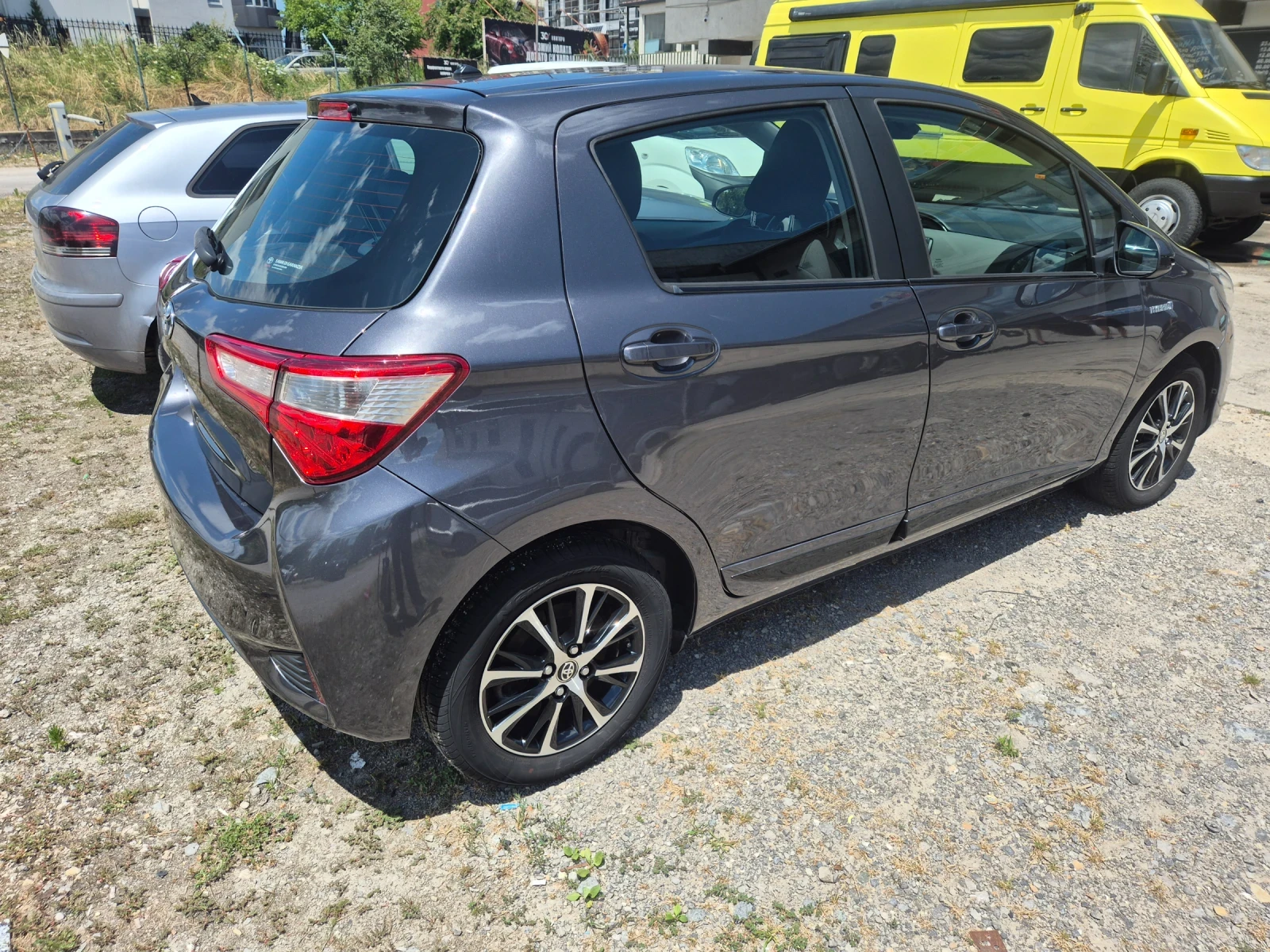 Toyota Yaris Hibrid , снимка 5 - Автомобили и джипове - 55305222