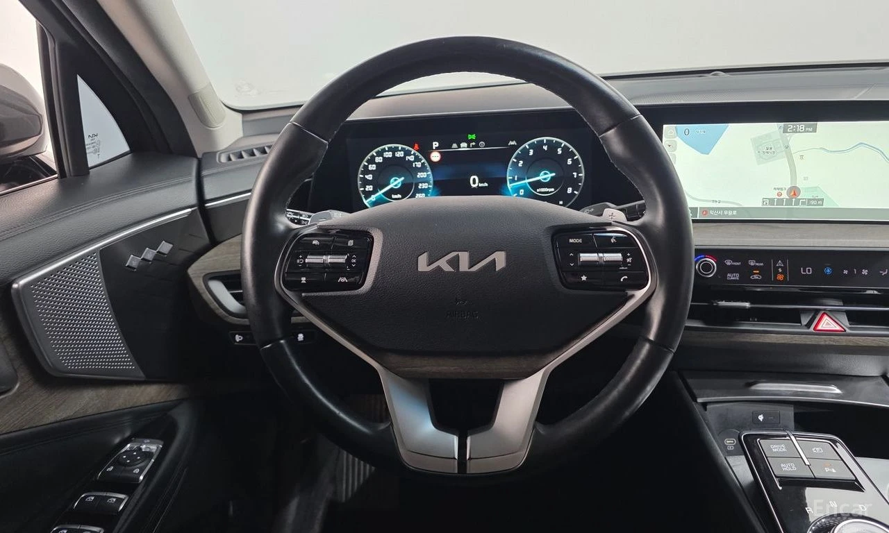 Kia K8 3.5* ГАЗ* ДИСТРОНИК* ОБДУХ* КАМЕРА* КРАЙНА ЦЕНА, снимка 11 - Автомобили и джипове - 55533864