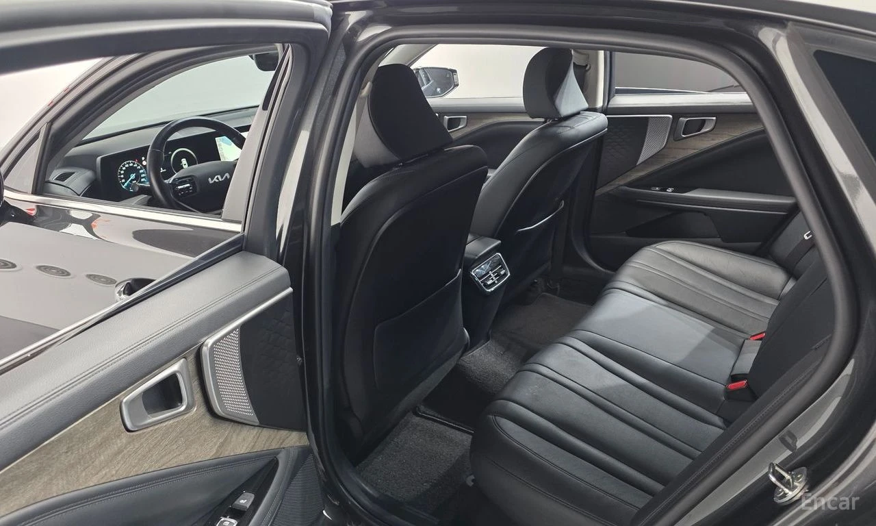 Kia K8 3.5* ГАЗ* ДИСТРОНИК* ОБДУХ* КАМЕРА* КРАЙНА ЦЕНА, снимка 16 - Автомобили и джипове - 55533864