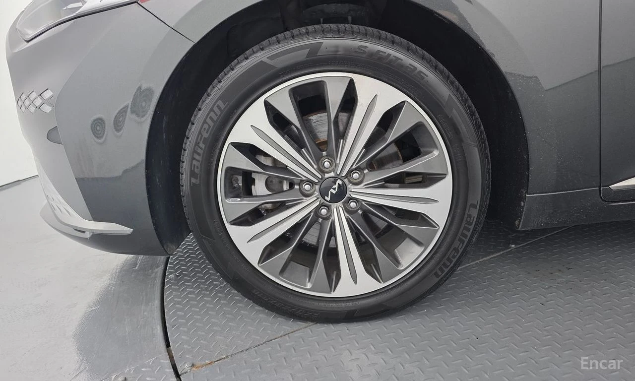 Kia K8 3.5* ГАЗ* ДИСТРОНИК* ОБДУХ* КАМЕРА* КРАЙНА ЦЕНА, снимка 5 - Автомобили и джипове - 55533864