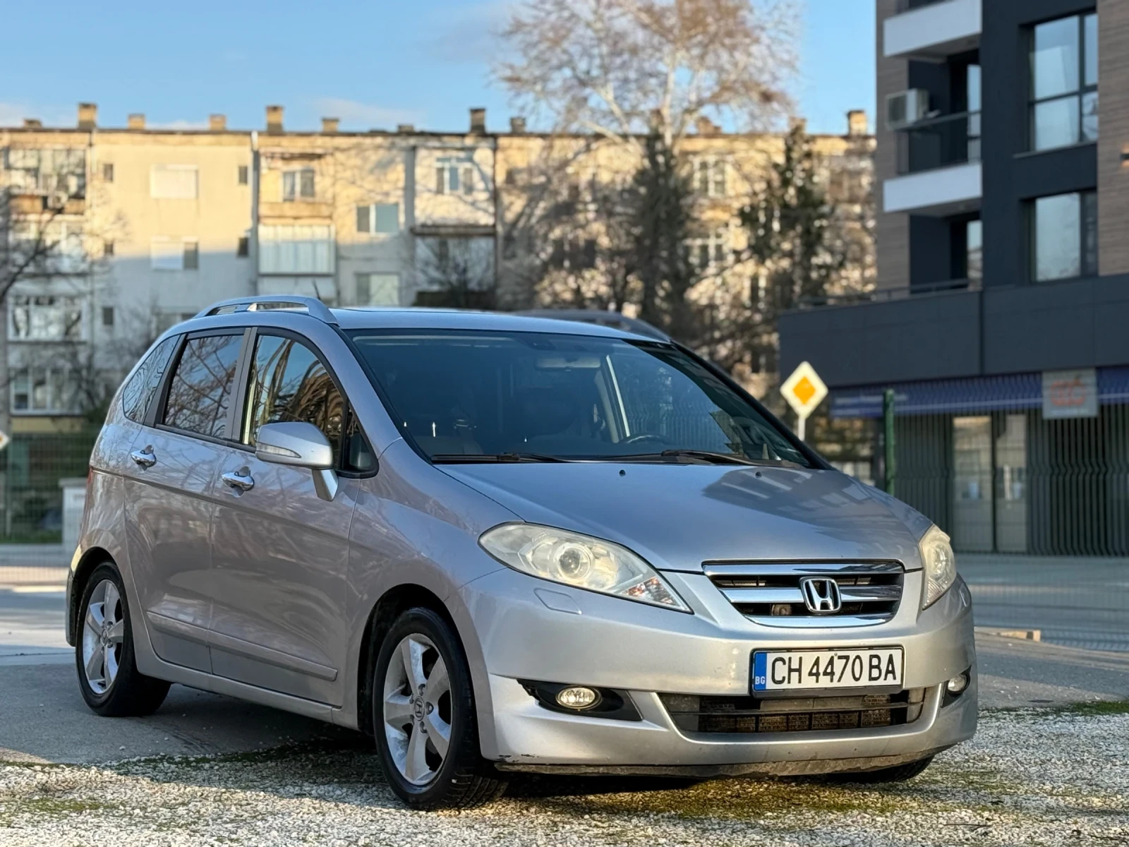Honda Fr-v, снимка 2 - Автомобили и джипове - 55869292