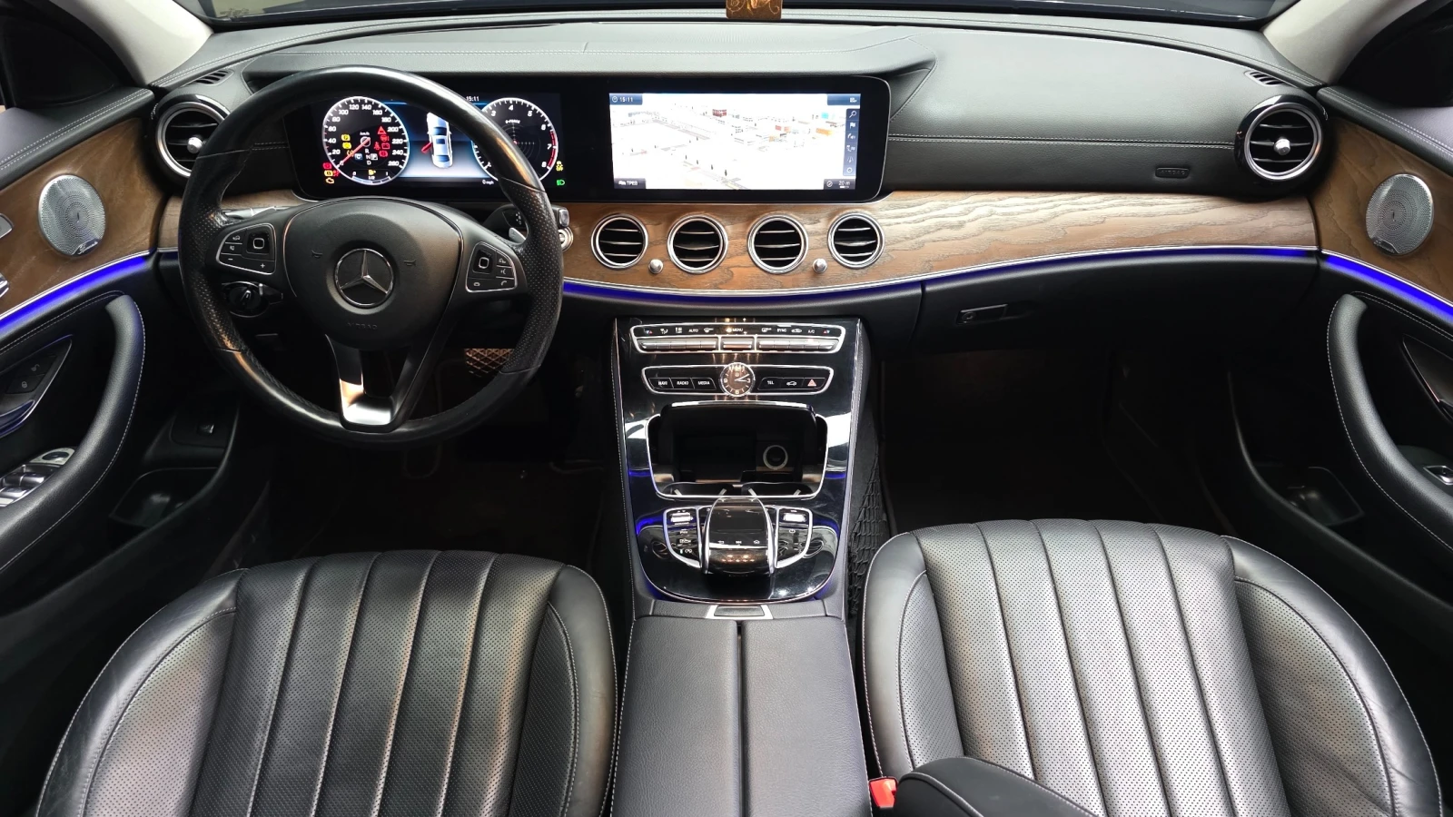 Mercedes-Benz E 300 4Matic * BURM * 360 * HUD* ОБДУХ * DIGI * М. ТОЧКА, снимка 6 - Автомобили и джипове - 55938421