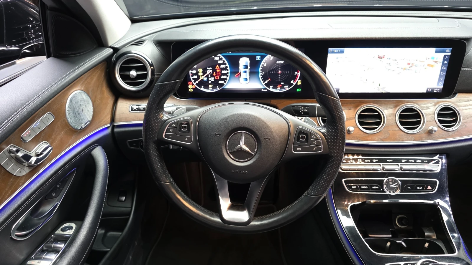 Mercedes-Benz E 300 4Matic * BURM * 360 * HUD* ОБДУХ * DIGI * М. ТОЧКА, снимка 7 - Автомобили и джипове - 55938421