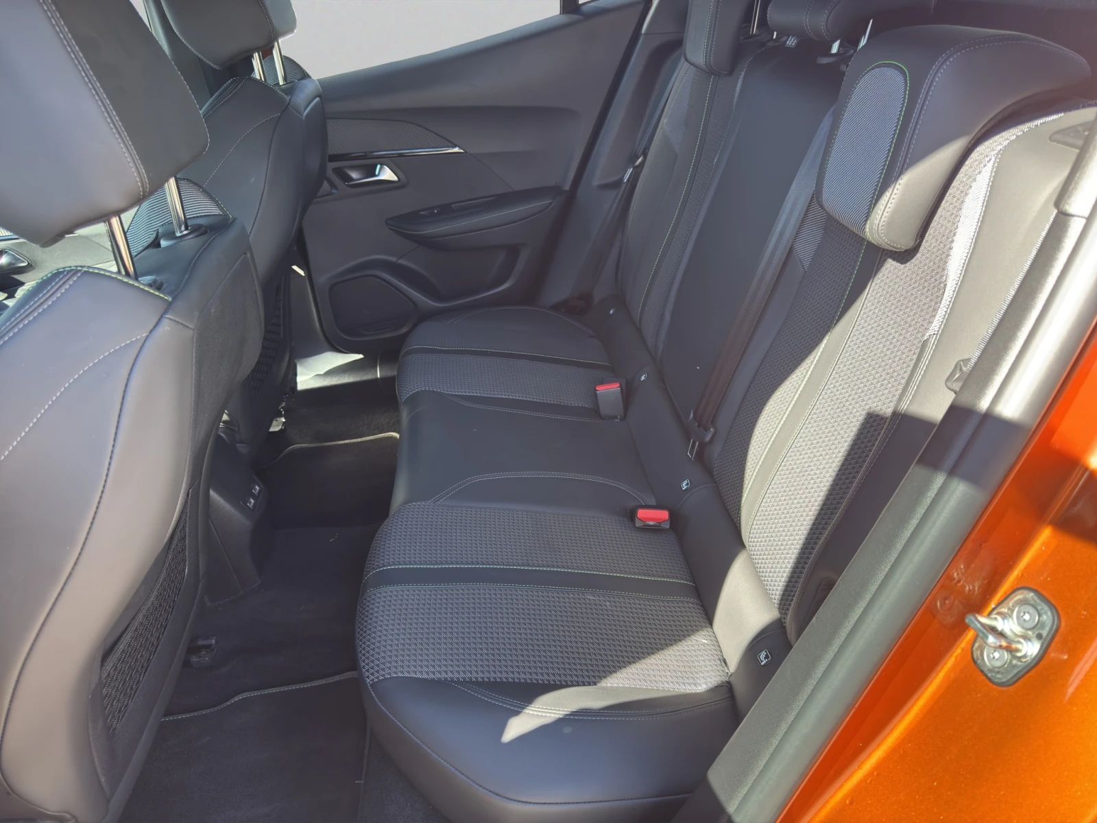 Peugeot 2008 New Line Up GT 1.2 PureTech 130 EAT8 EURO6 | Mobile.bg � ����������� 11