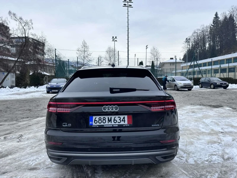 Audi Q8 55 TFSI S-line/120хил.км/360/Пано/ Обдух, снимка 4 - Автомобили и джипове - 48608274