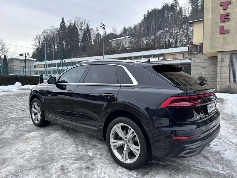 Audi Q8 55 TFSI S-line/120хил.км/360/Пано/ Обдух, снимка 5 - Автомобили и джипове - 48608274