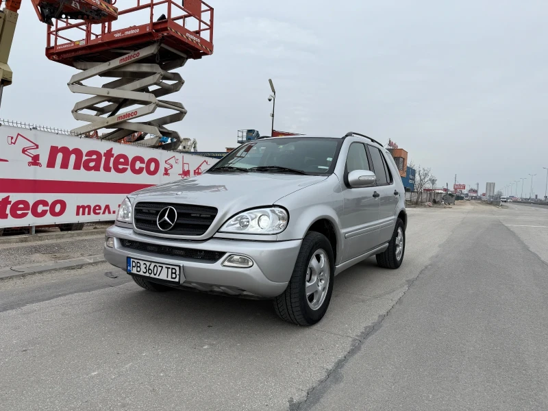 Mercedes-Benz ML 270 FACELIFT* 2-ри собственик * АВТЕНТИЧЕН* УНИКАТ* , снимка 2 - Автомобили и джипове - 49260577