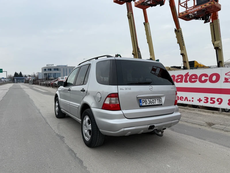 Mercedes-Benz ML 270 FACELIFT* 2-ри собственик * АВТЕНТИЧЕН* УНИКАТ* , снимка 6 - Автомобили и джипове - 49260577