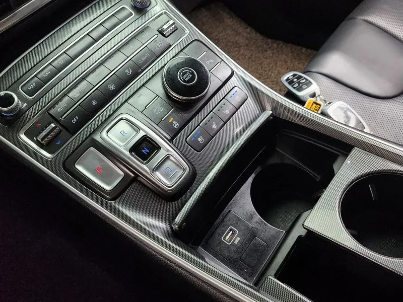 Hyundai Santa fe 2.2 2Wd Premium, снимка 9 - Автомобили и джипове - 54747553