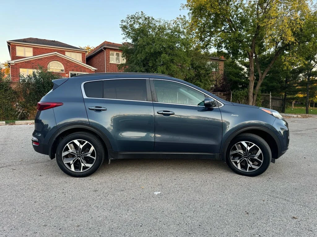 Kia Sportage * АВТО КРЕДИТ* ЦЕНА ДО БГ * СЕРВИЗНА ИСТОРИЯ *  - изображение 5