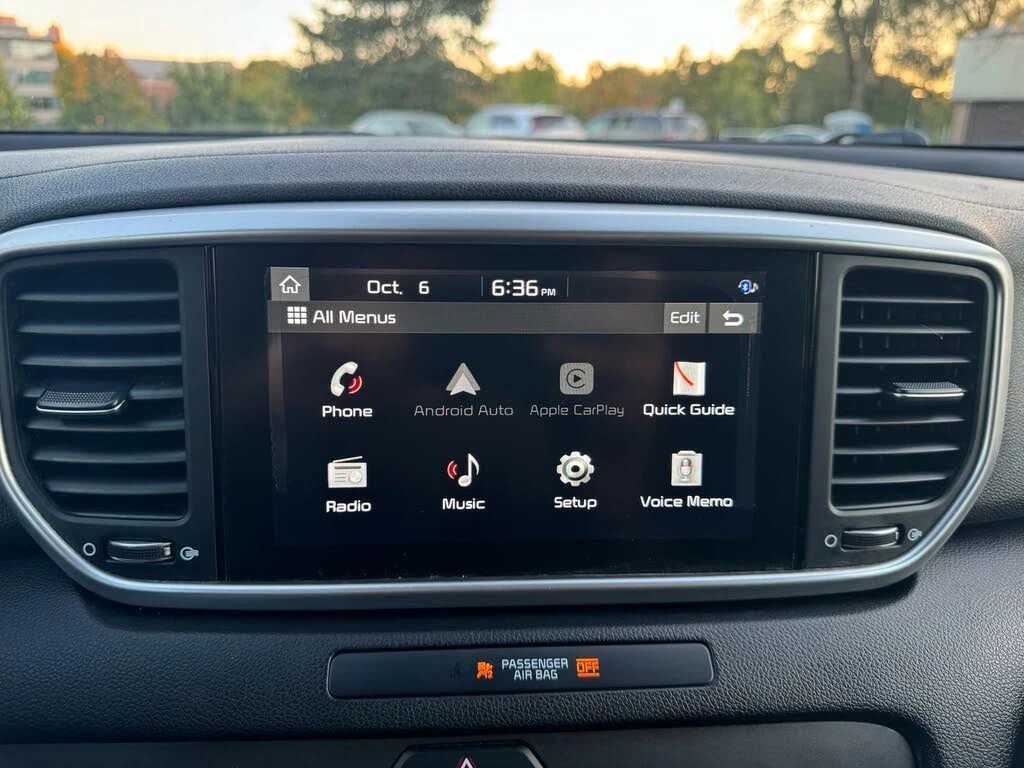 Kia Sportage * АВТО КРЕДИТ* ЦЕНА ДО БГ * СЕРВИЗНА ИСТОРИЯ *  - изображение 10