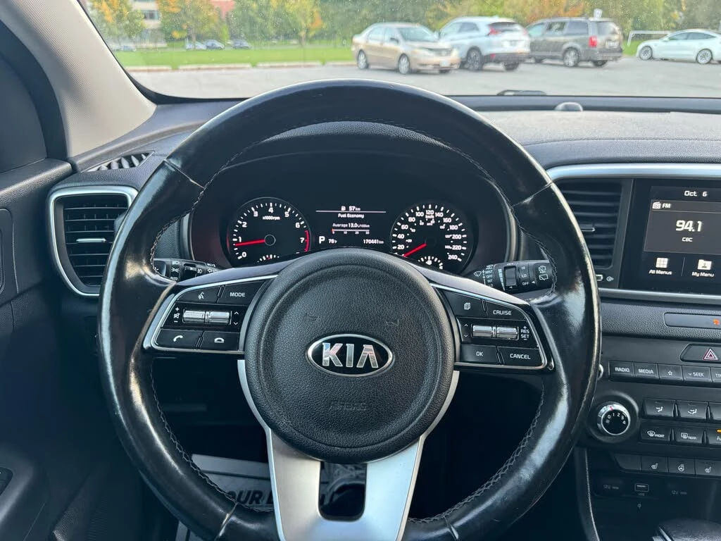 Kia Sportage * АВТО КРЕДИТ* ЦЕНА ДО БГ * СЕРВИЗНА ИСТОРИЯ *  - изображение 8