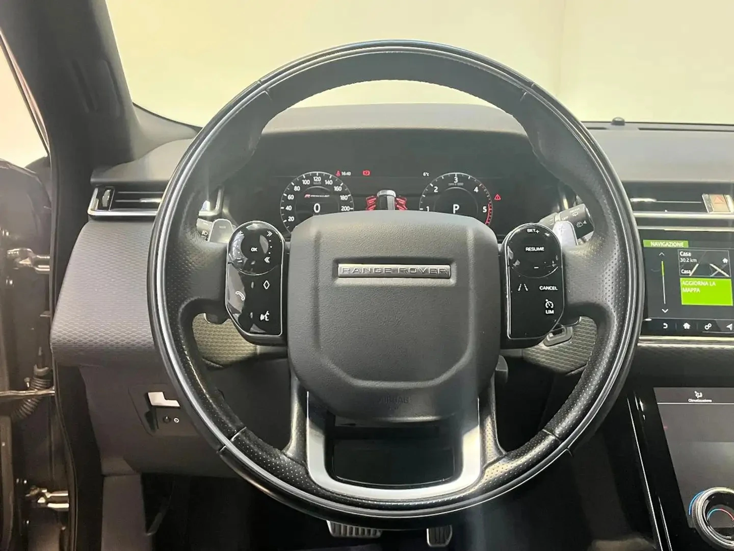 Land Rover Range Rover Velar 2.0d R-Dynamic - изображение 8