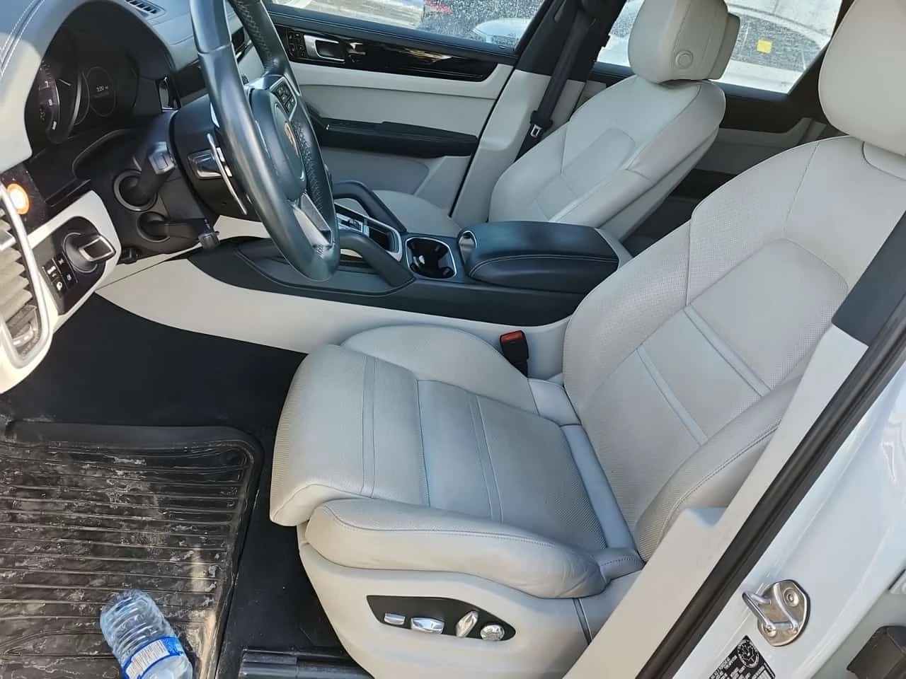 Porsche Cayenne E HYBRID/MATRIX/DISTRONIC/360/BOSE/ОБДУХВАНЕ, снимка 5 - Автомобили и джипове - 53957478