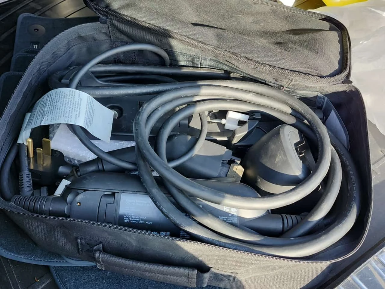 Porsche Cayenne E HYBRID/MATRIX/DISTRONIC/360/BOSE/ОБДУХВАНЕ, снимка 15 - Автомобили и джипове - 53957478