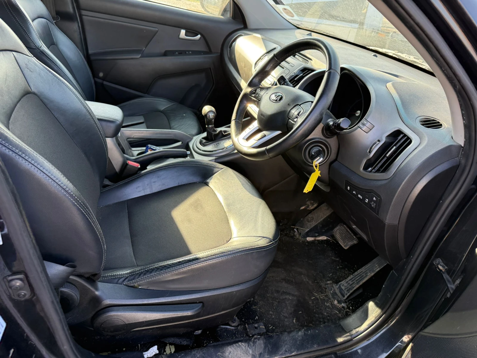 Kia Sportage 2.0d auto, снимка 4 - Автомобили и джипове - 54025364