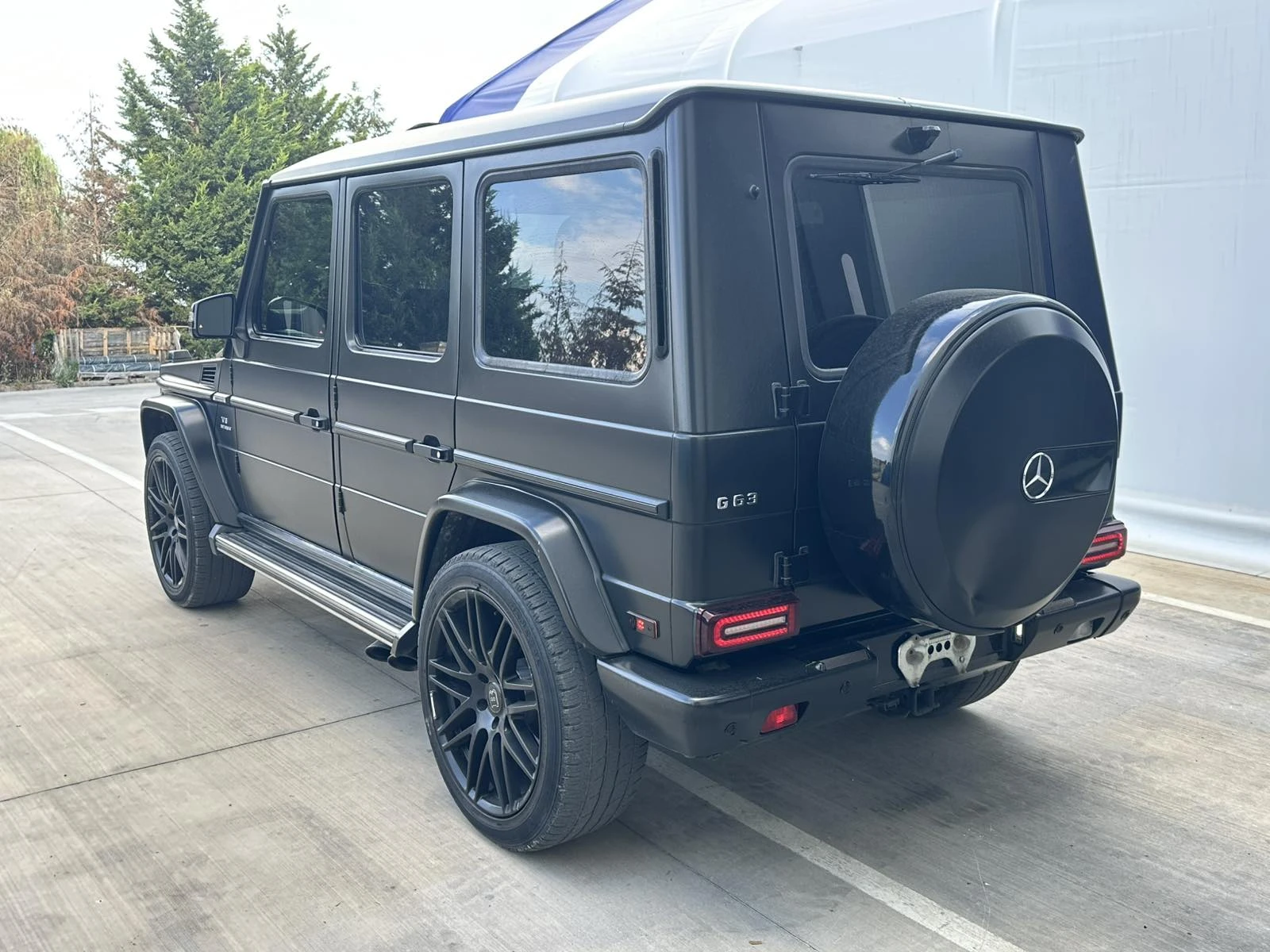Mercedes-Benz G 63 AMG * DESIGNO САЛОН* ДИСТРОНИК* ОДБУХВАНЕ* ПЕРФЕКТНА* , снимка 6 - Автомобили и джипове - 55001837