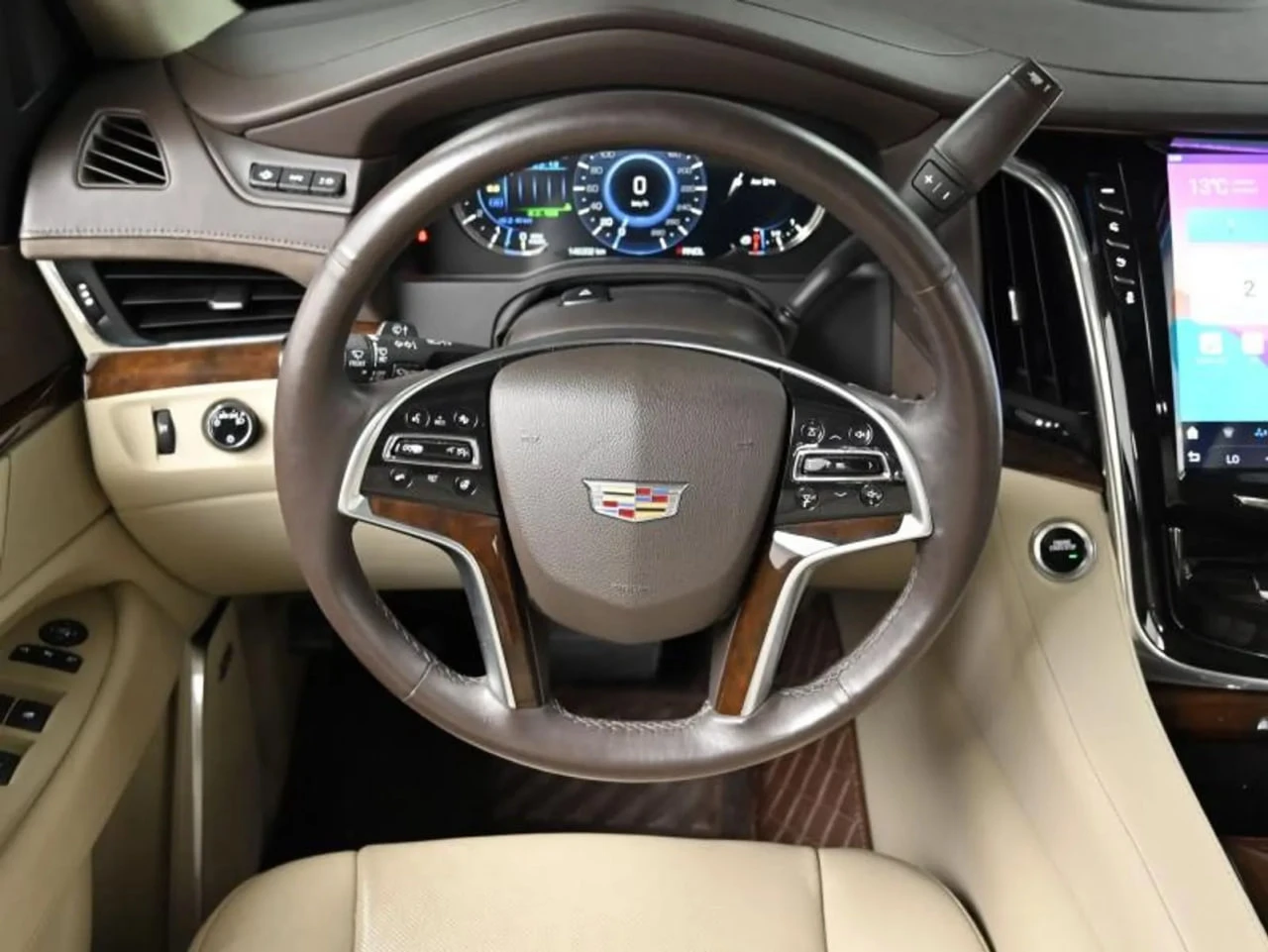 Cadillac Escalade ПОДГРЕВ| ОБДУХВАНЕ| ПАНО| 360, снимка 10 - Автомобили и джипове - 55047797