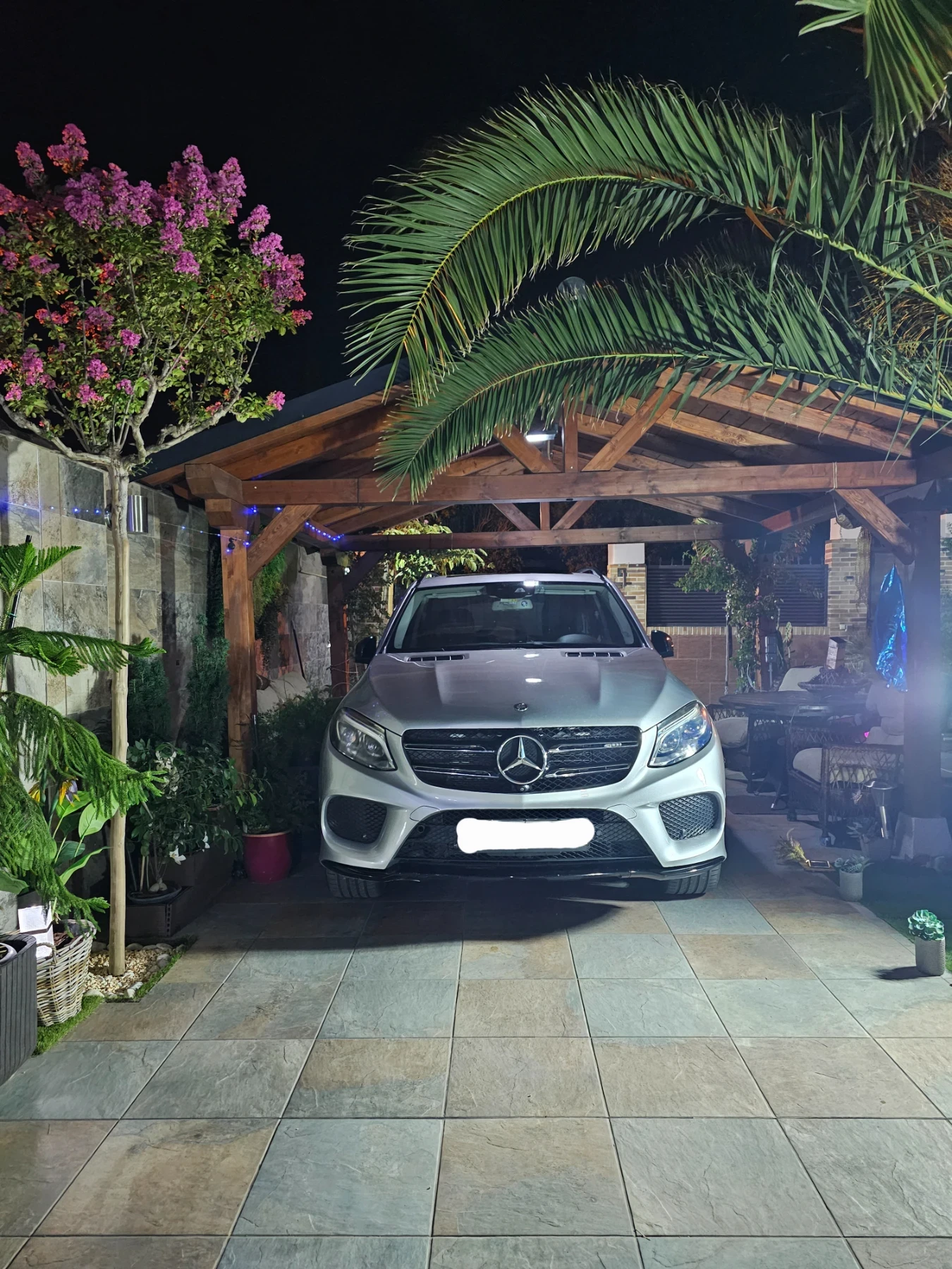 Mercedes-Benz GLE 400 NIGHT PACKAGE, снимка 2 - Автомобили и джипове - 55065747