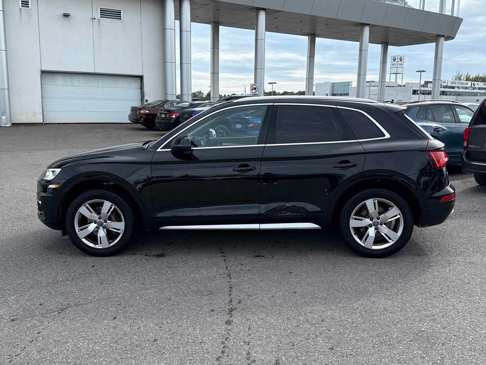 Audi Q5 Technik 45 TFSI | CARFAX | АВТОКРЕДИТ , снимка 3 - Автомобили и джипове - 56060222