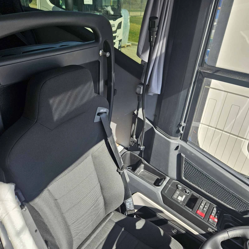 Scania Touring HD, снимка 8 - Бусове и автобуси - 51200352